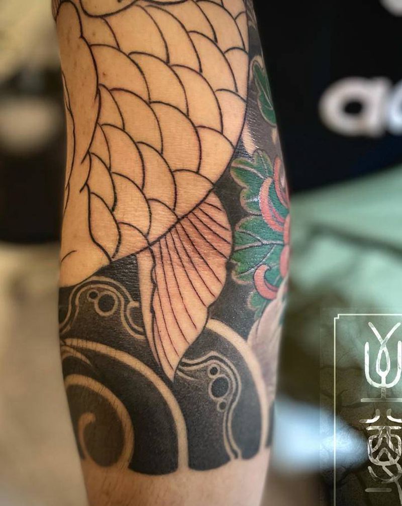 未完成作品纹身图片_手臂老传统菊花西塔鬼若丸鲤鱼纹身图案