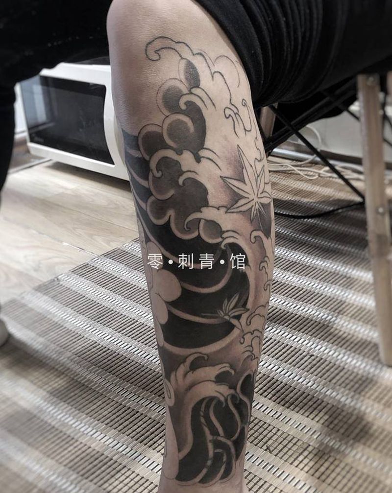 浪纹身图片_腿部老传统纹身图案