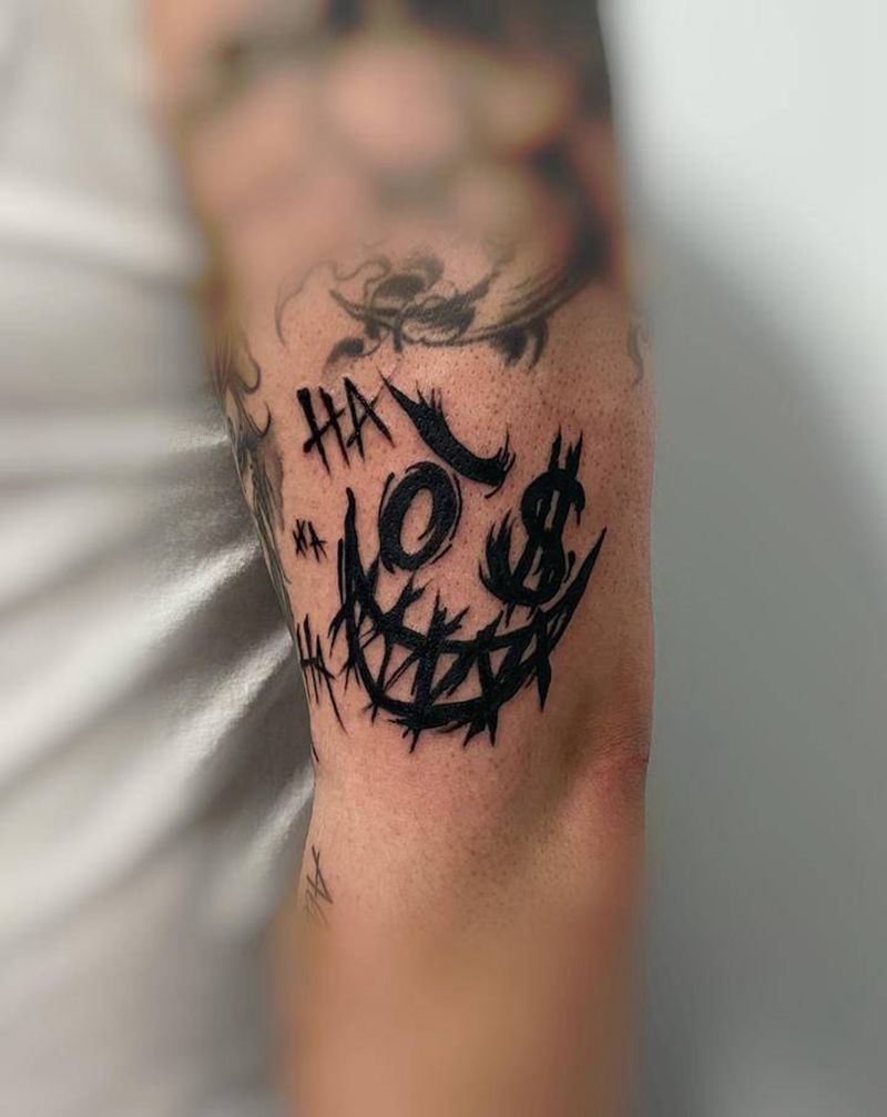 暗黑笑脸纹身图片_手臂新传统New School暗黑笑脸拼接纹身图案