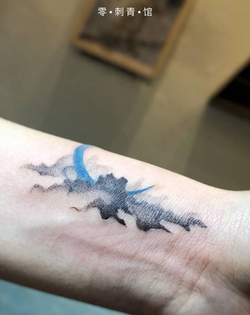 山纹身图片_手臂New School水墨纹身图案