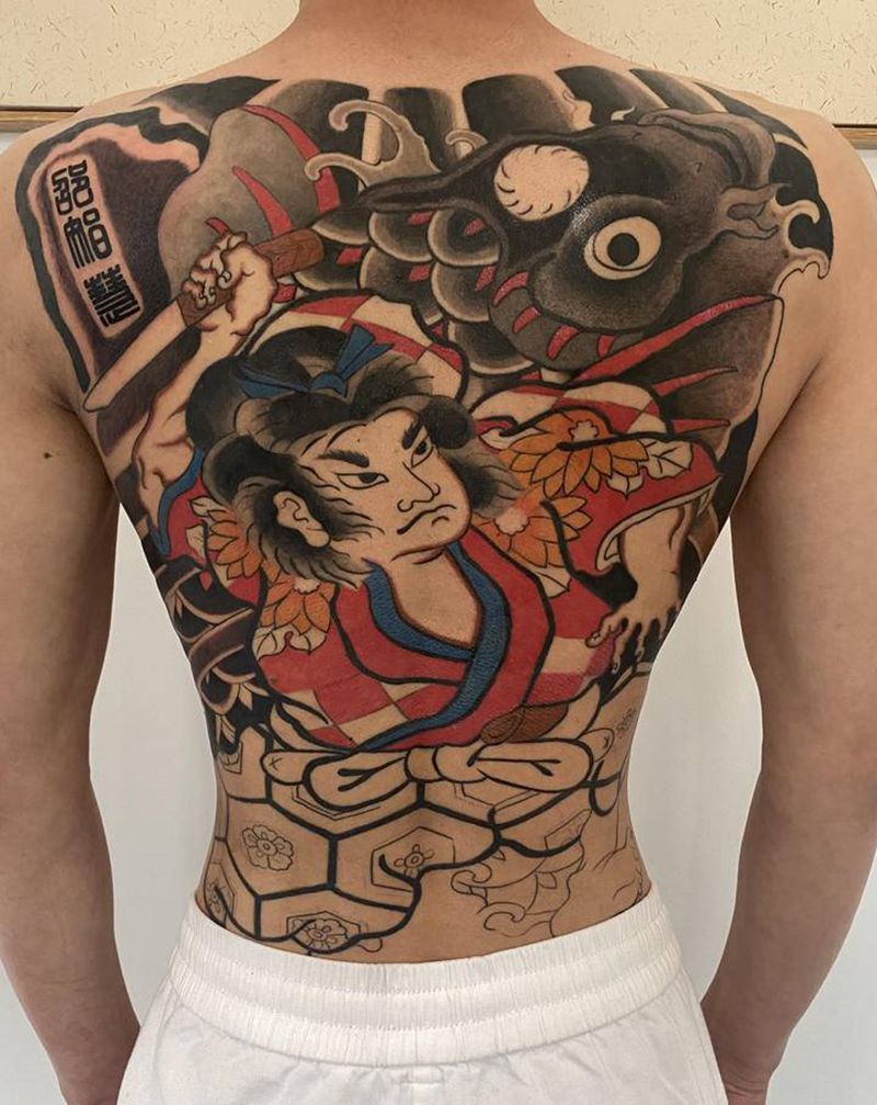 鬼若丸杀鲤纹身图片_背部老传统鬼若丸杀鲤老传统满背纹身图案