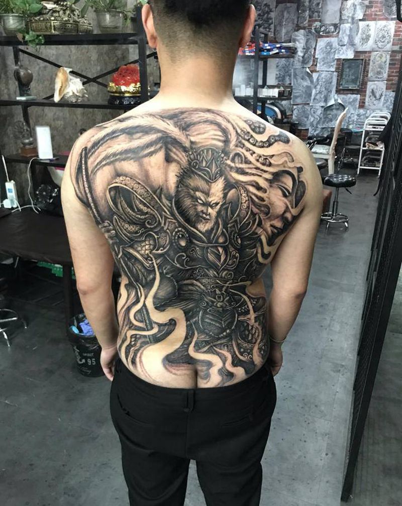 斗战胜佛纹身图片_背部新传统欧美写实纹身图案