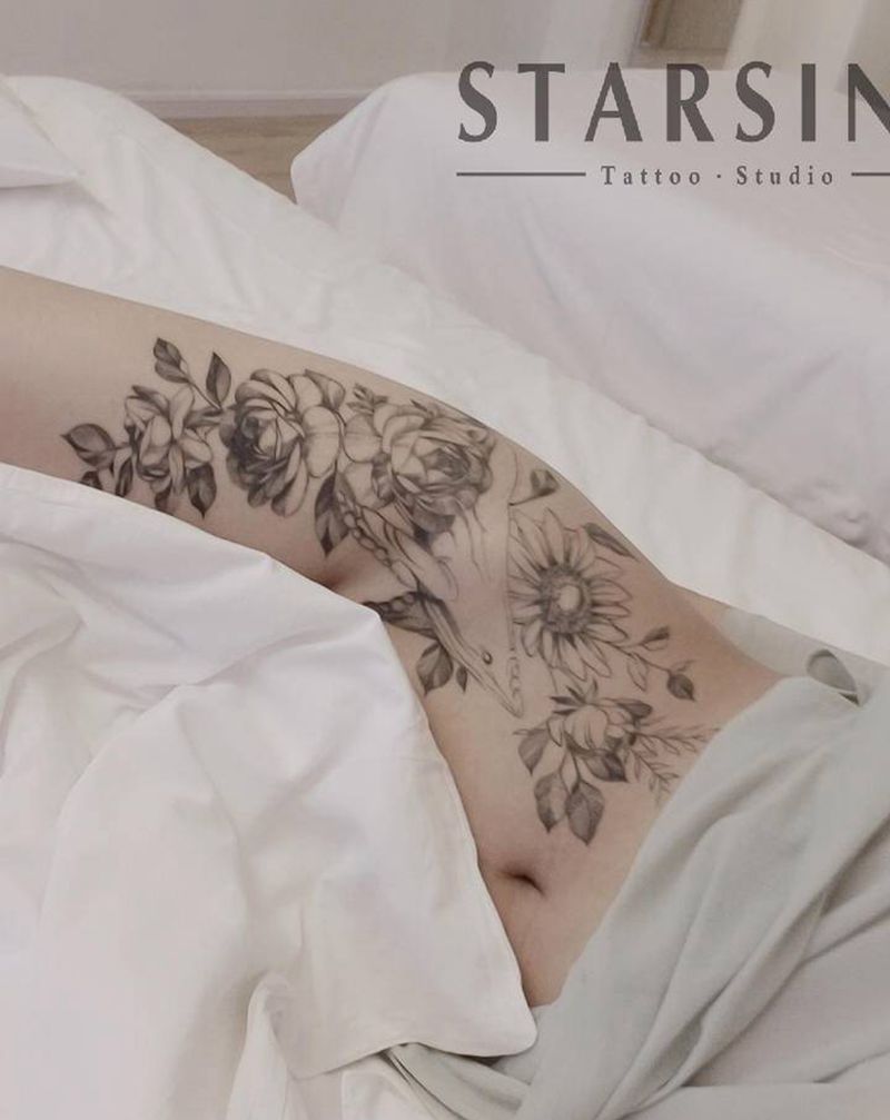 STARSINK·SHOW#纹身图片_臀部腿部点刺素花纹身图案
