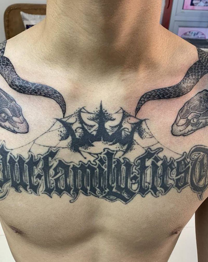 过肩双蛇纹身图片_肩部胸部新传统纹身图案