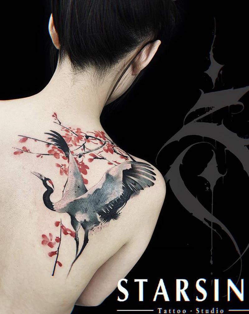 鹤·梅纹身图片_背部水墨鹤纹身图案