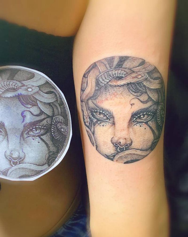 美杜莎纹身图片_手臂欧美写实纹身图案