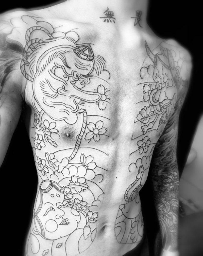 开衫 未完纹身图片_胸部腹部老传统纹身图案