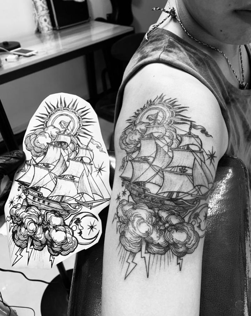 客人自带 素帆船纹身图片_肩部纹身图案