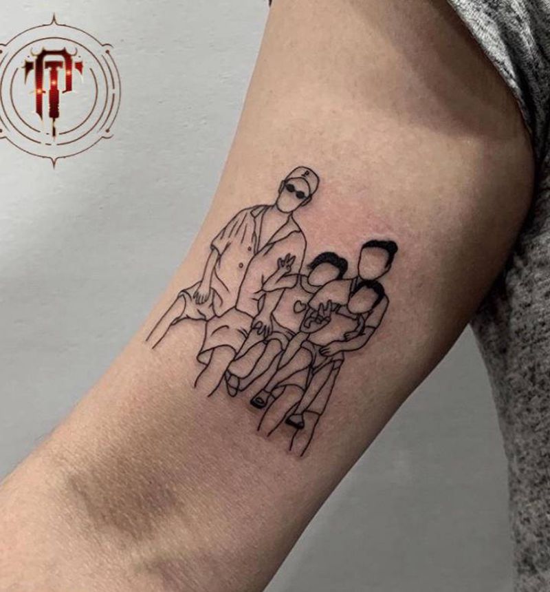 家庭照纹身图片_手臂几何家庭线条照片纹身图案