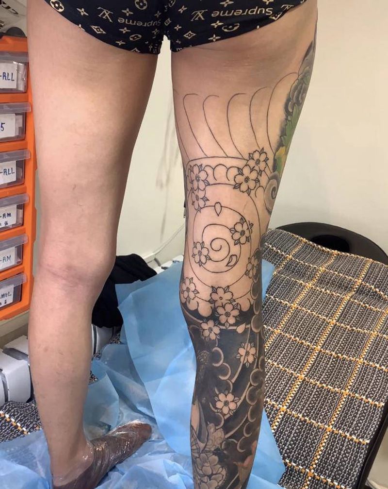 花腿纹身图片_腿部新传统纹身图案
