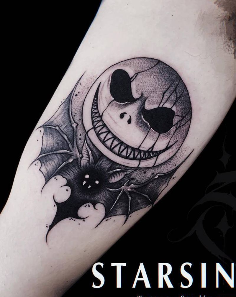 Blackwork·圣诞夜惊魂纹身图片_手臂点刺纹身图案