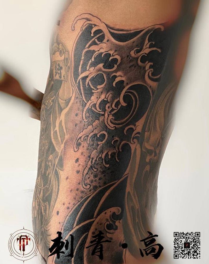 浪花拼接纹身图片_腹部新传统浪花纹身图案