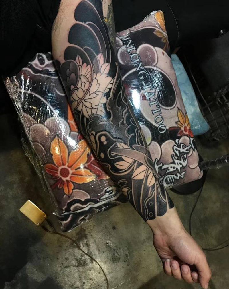 老传统花臂纹身图片_手臂老传统纹身图案