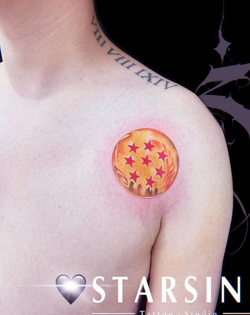 GD·同款龙珠纹身图片_胸部New School龙珠纹身图案