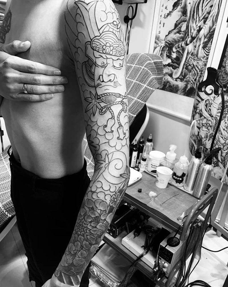 武士花臂添加 未完纹身图片_手臂新传统老传统纹身图案