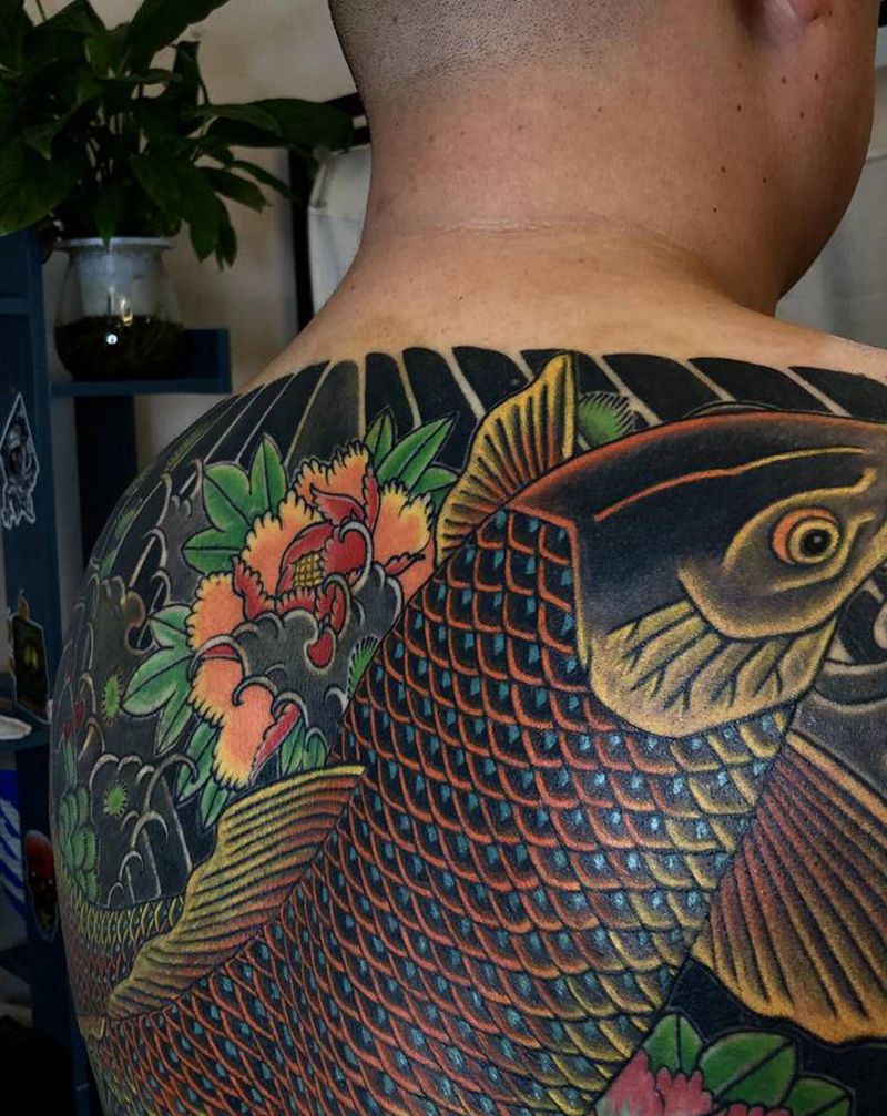 遮盖作品还有一次完成纹身图片_背部老传统纹身图案