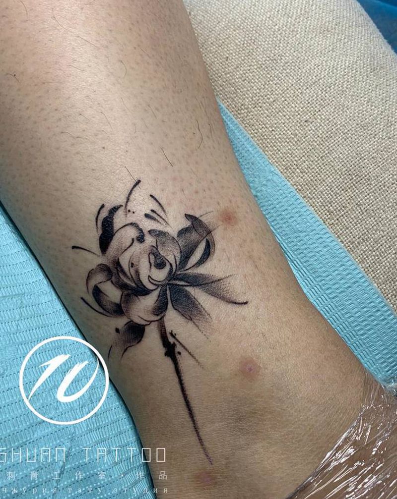 一些小图纹身图片_脚部纹身图案