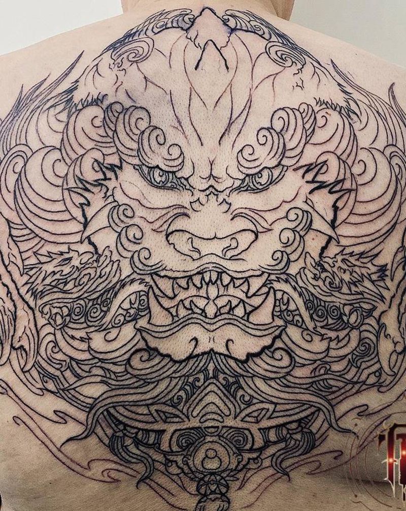 半背唐狮纹身图片_背部新传统半背唐狮纹身图案