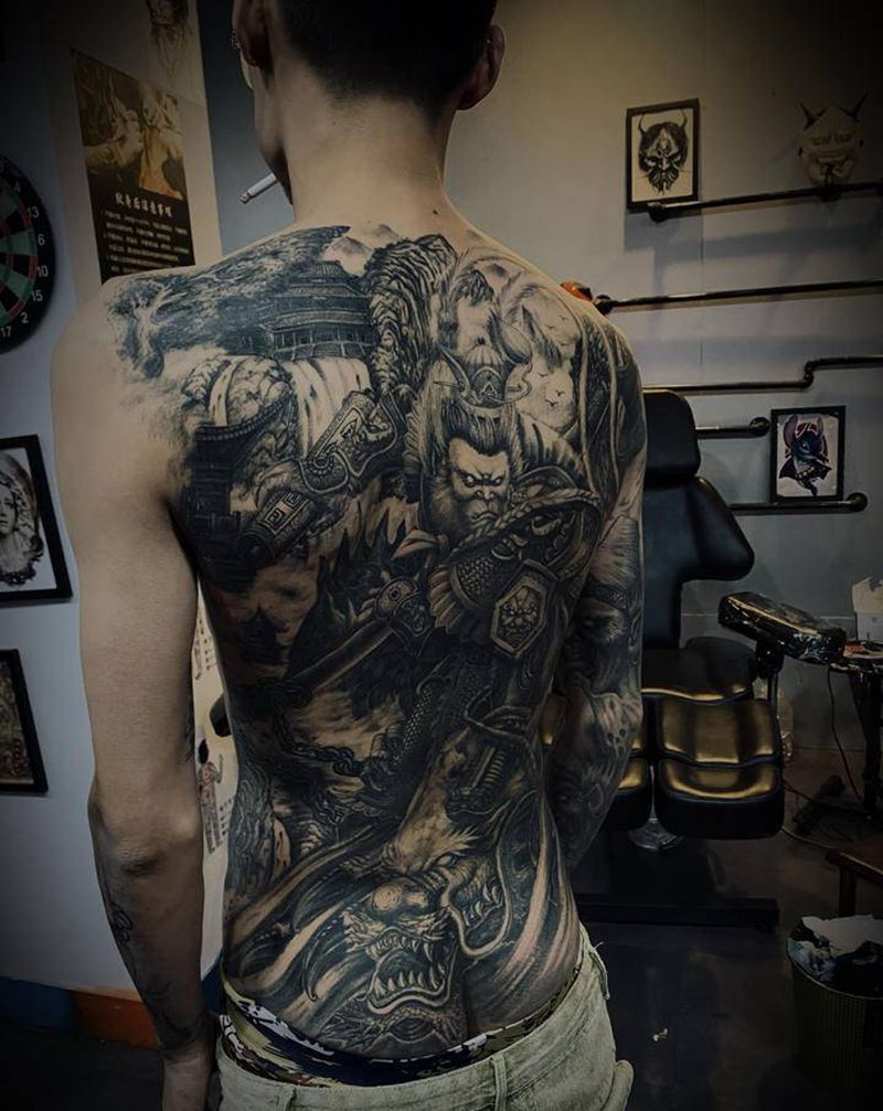 无法纹身图片_背部新传统纹身图案