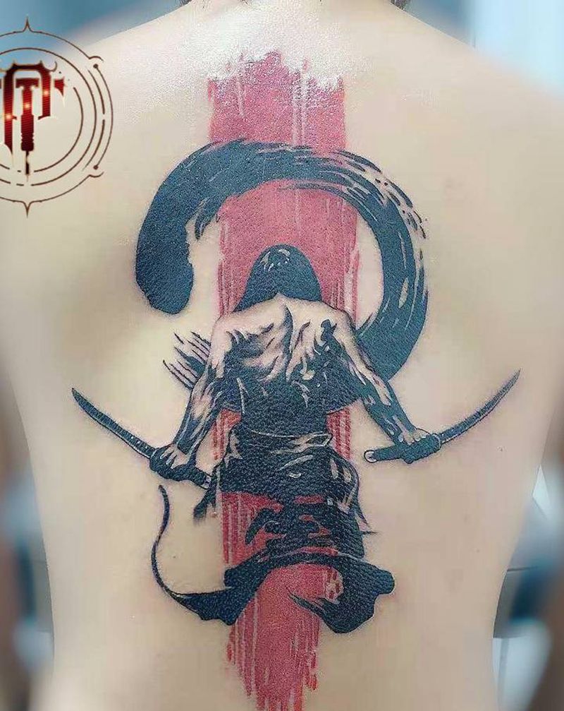 武士纹身图片_背部老传统武士水墨纹身图案