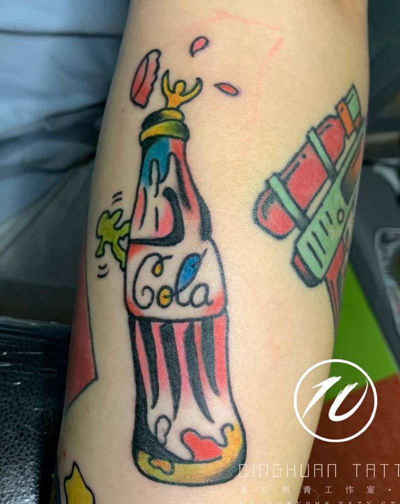 可乐瓶纹身图片_手臂Old School纹身图案