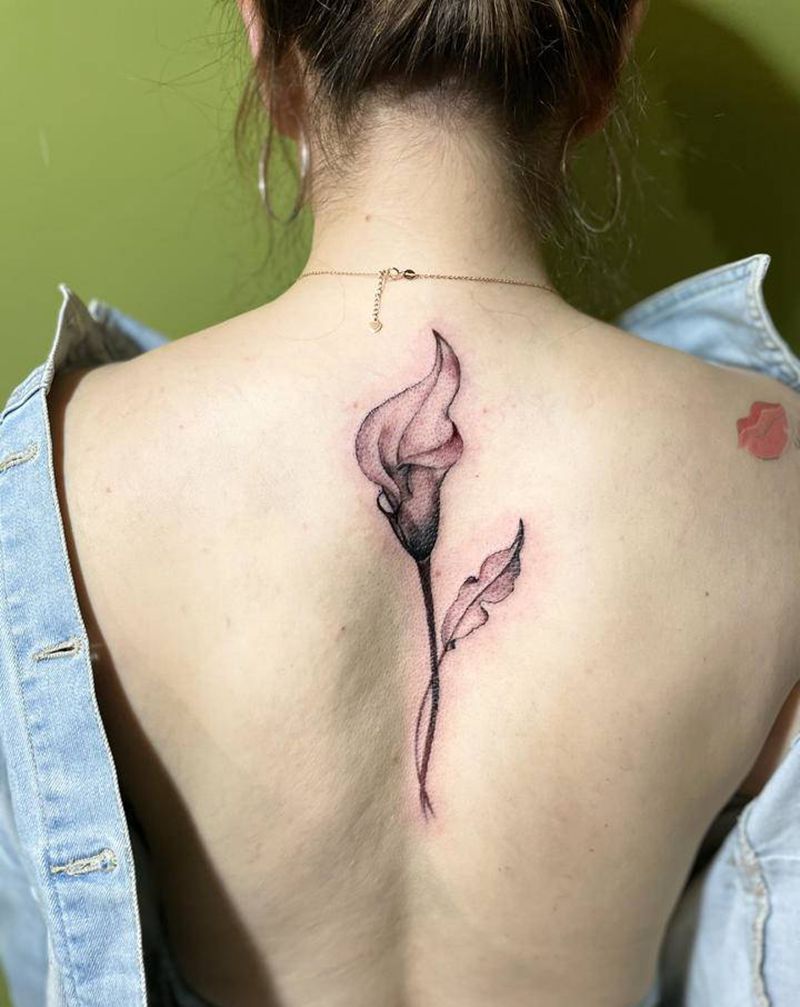 花纹身图片_背部水墨纹身图案