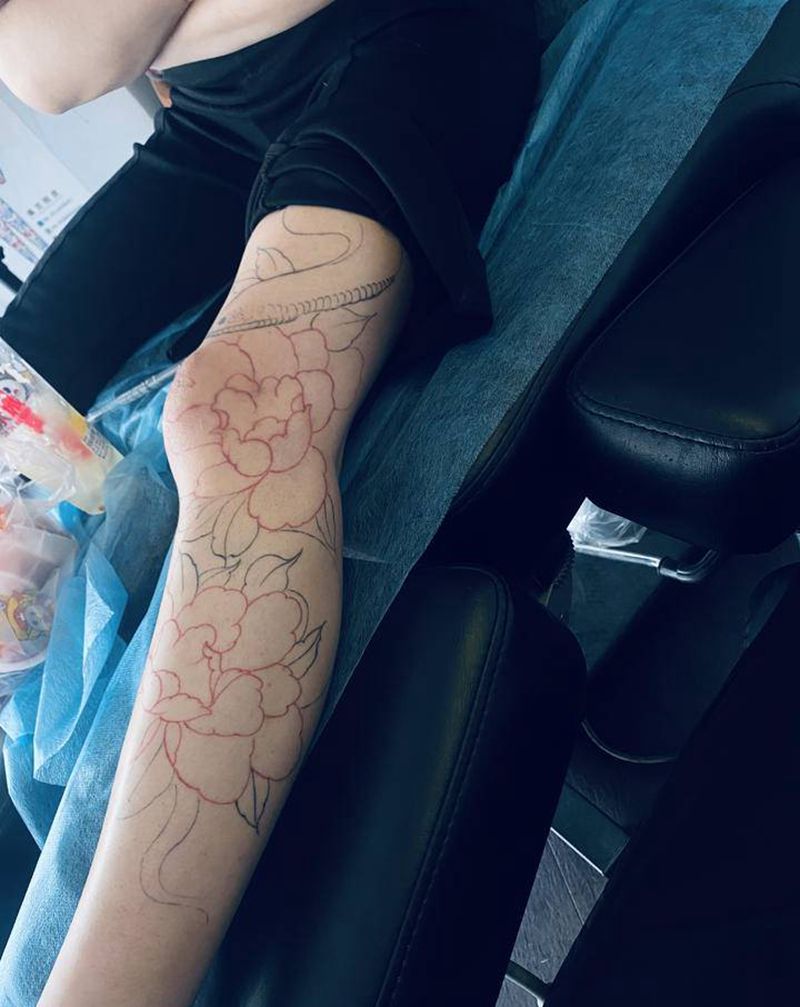 未完成纹身图片_腿部纹身图案