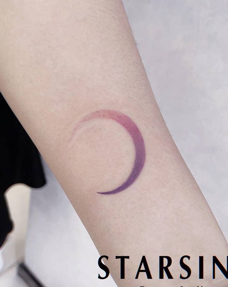 小清新·月亮纹身图片_手臂水彩纹身图案