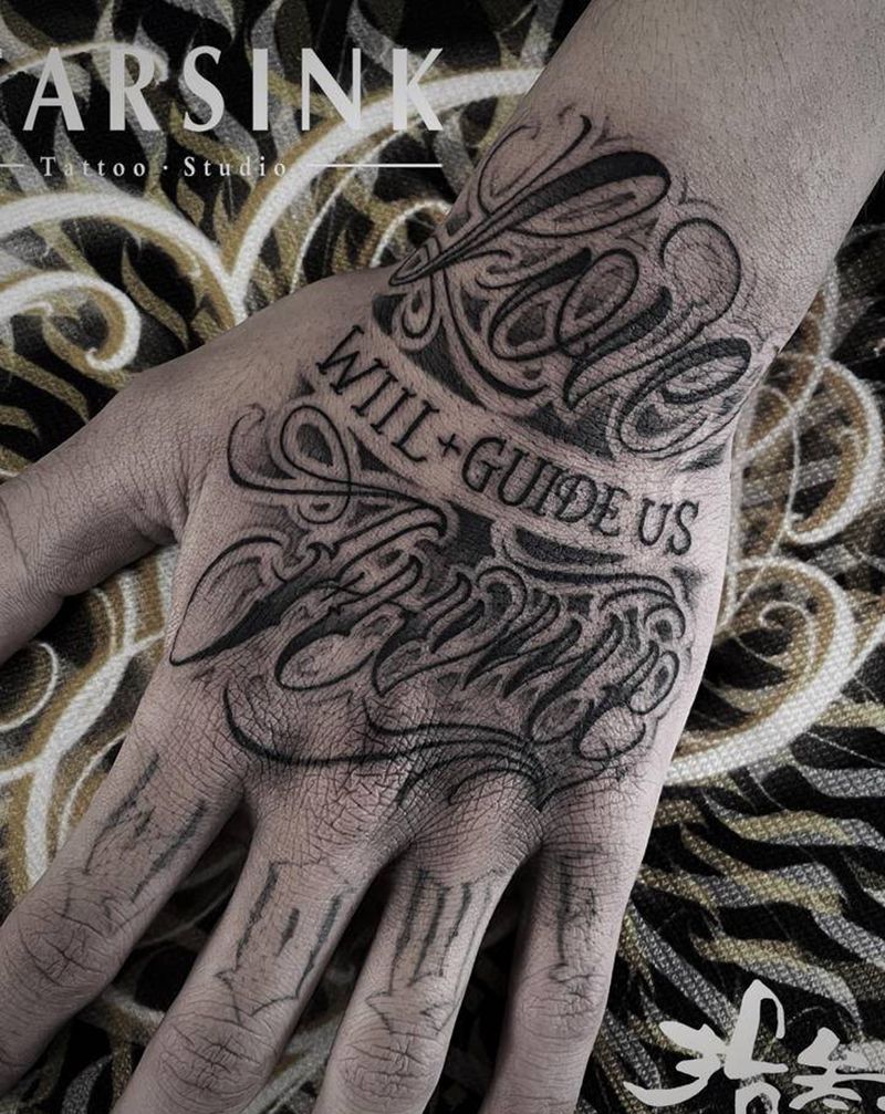 奇卡诺·软花体纹身图片_手部花体字纹身图案