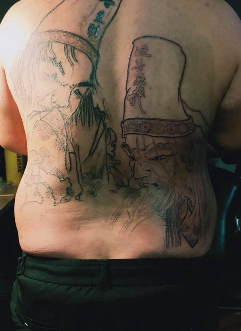 一些工作纹身图片_手部腹部Old School欧美写实纹身图案