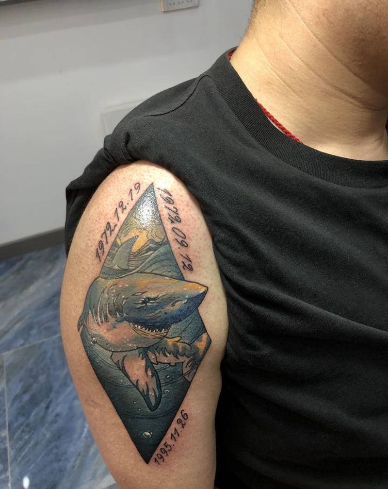 通辽乔雷刺青纹身鲨鱼纹身图片_肩部欧美写实New School纹身图案