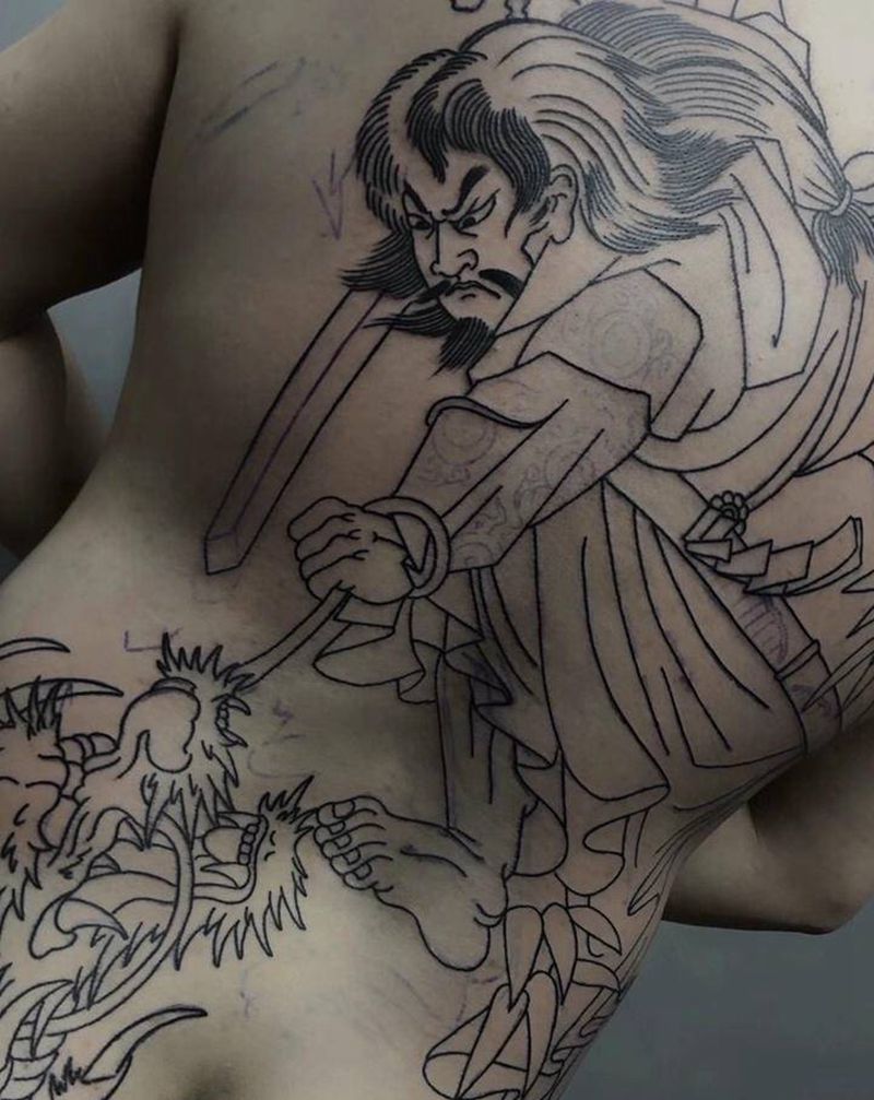 基础线纹身图片_臀部背部老传统纹身图案