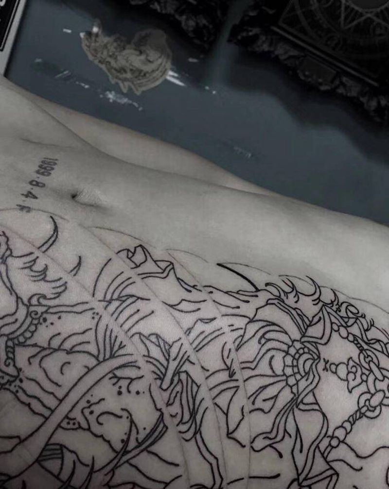 首席老师 纹杰 基础线纹身图片_胸部老传统纹身图案