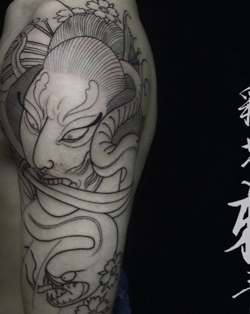 店内基础线完成纹身图片_手臂老传统纹身图案