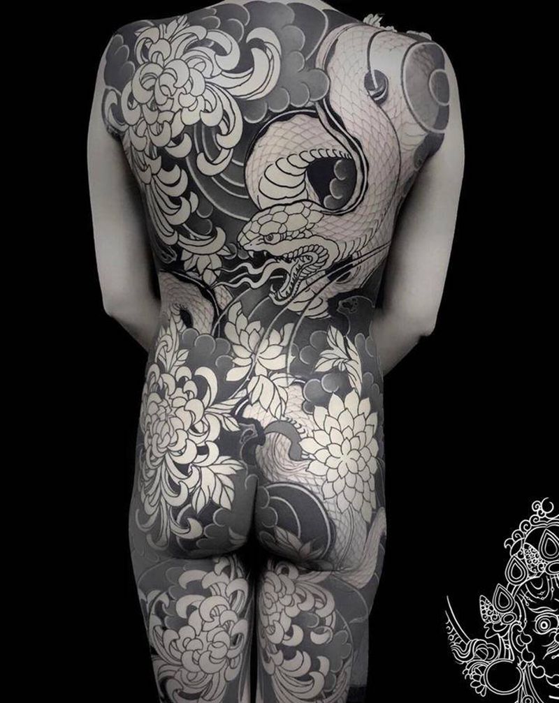 老传统 黑灰时纹身图片_背部老传统纹身图案