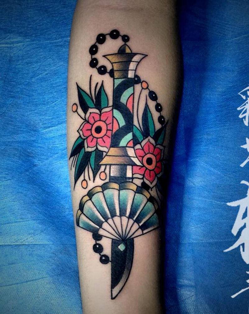 店内school纹身图片_手臂Old School纹身图案