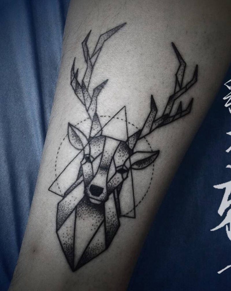 店内清新小鹿纹身图片_脚部腿部点刺纹身图案