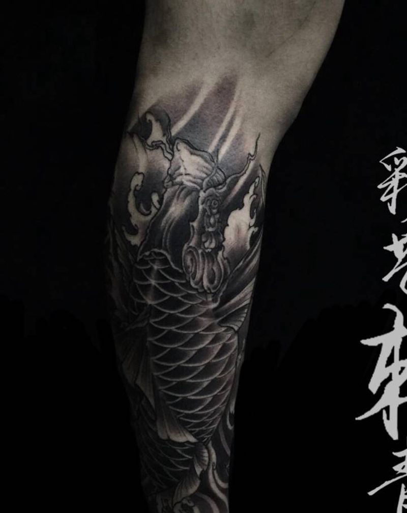 店内作死 包小腿纹身图片_腿部新传统纹身图案