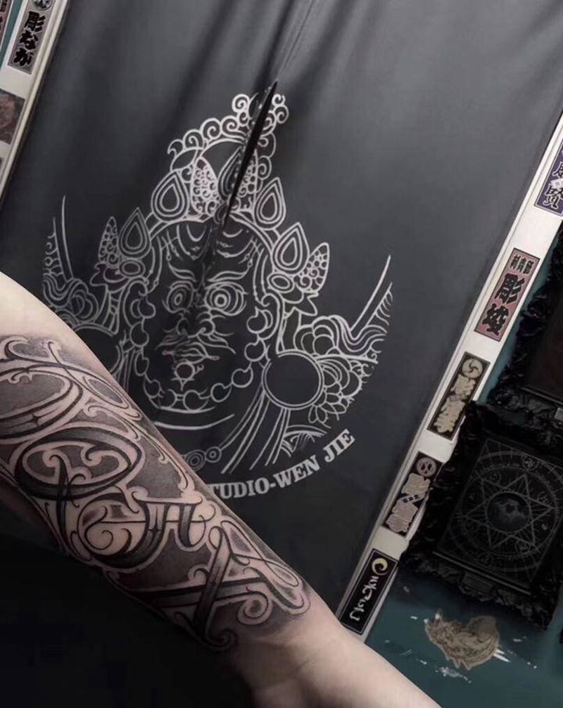 店内花体 喜欢可约纹身图片_手臂花体字纹身图案
