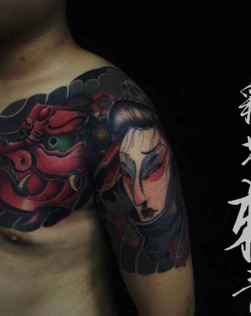 店内半甲纹身图片_手臂胸部老传统纹身图案