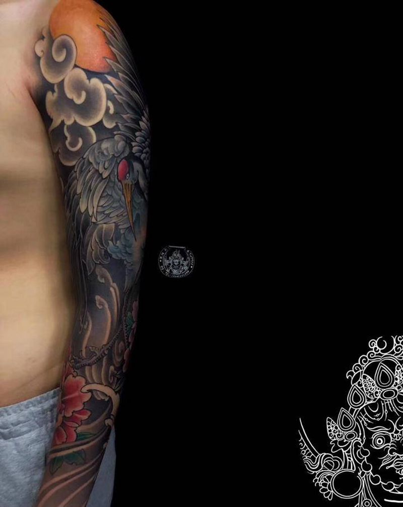 仙鹤花臂纹身图片_手臂新传统纹身图案