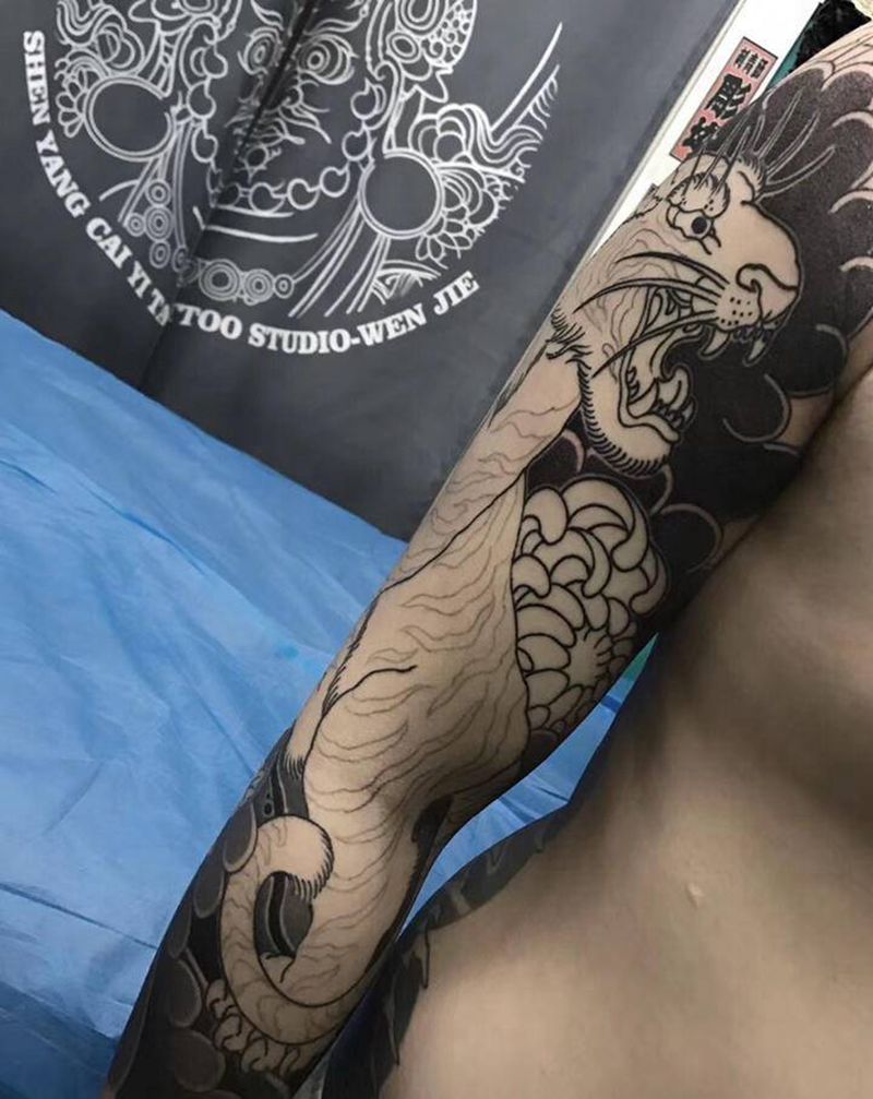 纹杰老师工作进度纹身图片_手臂老传统纹身图案