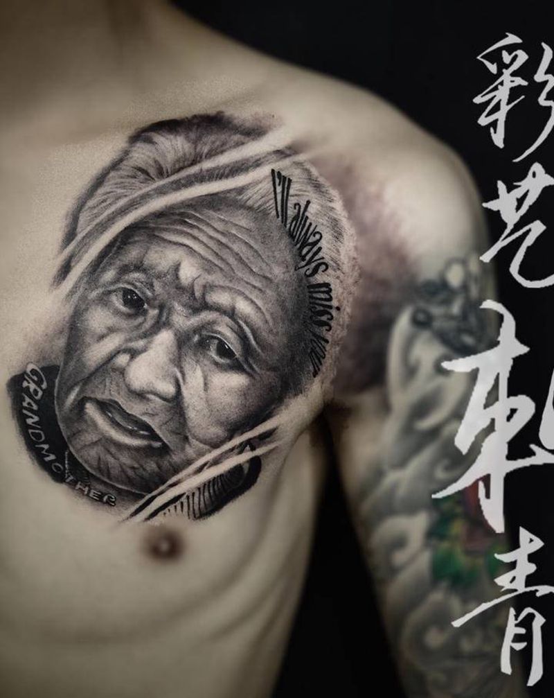 店内肖像纹身图片_胸部欧美写实纹身图案