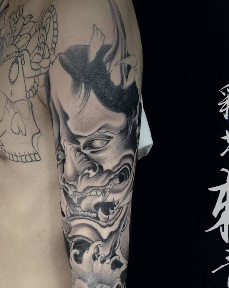 店内般若纹身图片_手臂新传统纹身图案