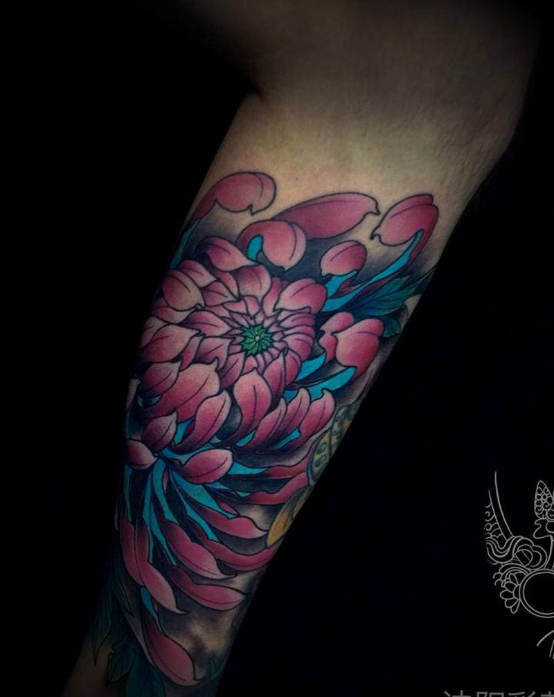 菊花纹身图片_腿部新传统纹身图案