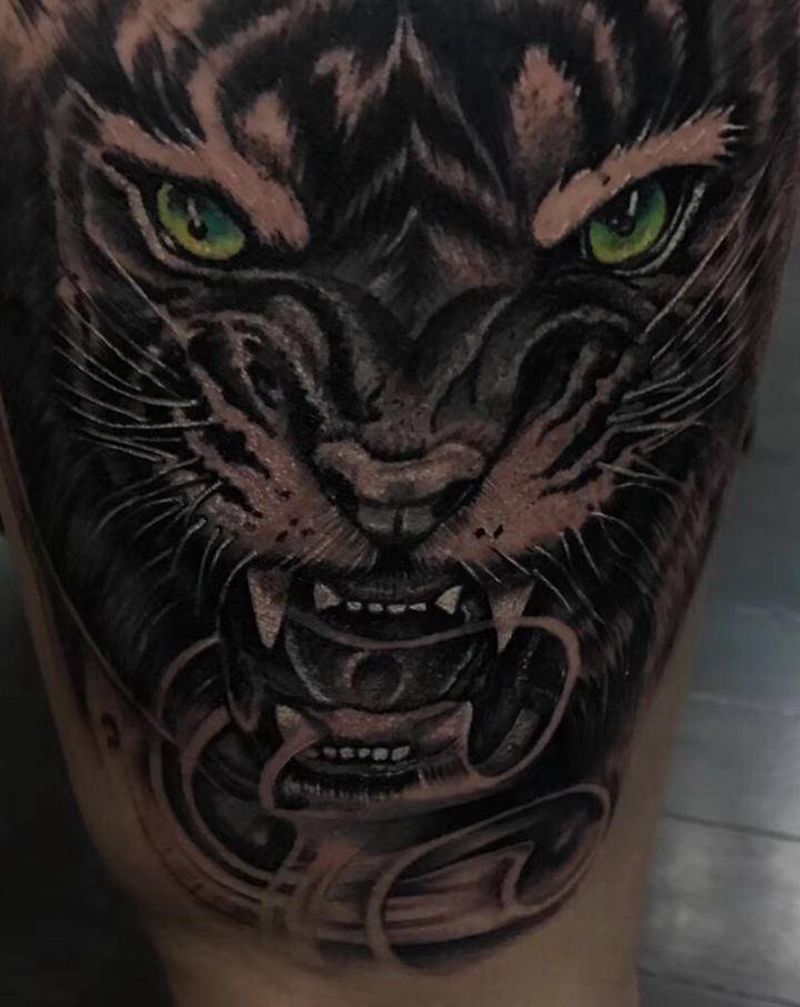 写实老虎纹身图片_腿部欧美写实纹身图案