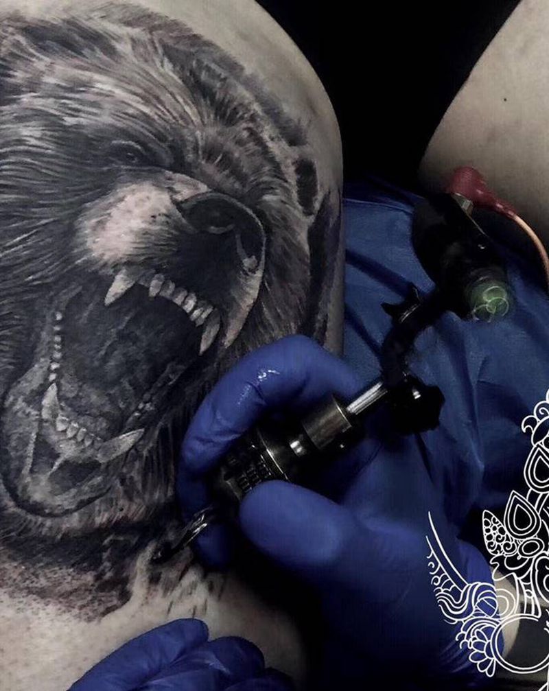 通体写实进度纹身图片_腿部欧美写实纹身图案