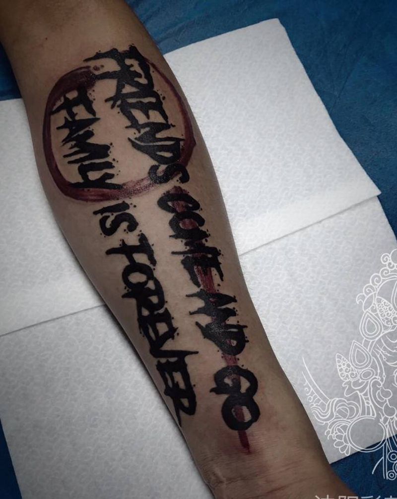 泼墨字母纹身图片_手臂图腾水墨纹身图案