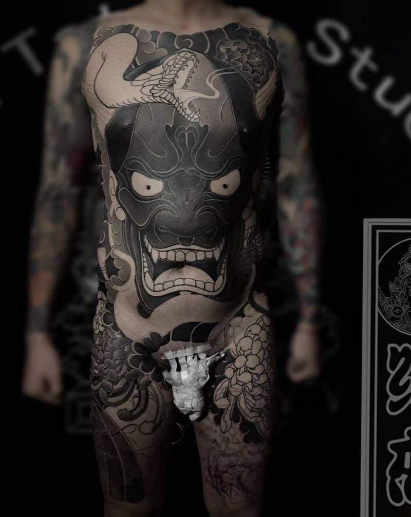 老传统纹身图片_胸部老传统纹身图案