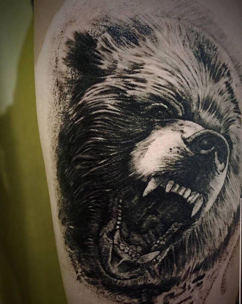 熊熊纹身图片_腿部欧美写实纹身图案